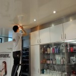 Spanndecken - Ein Wasserschaden im Friseursalon